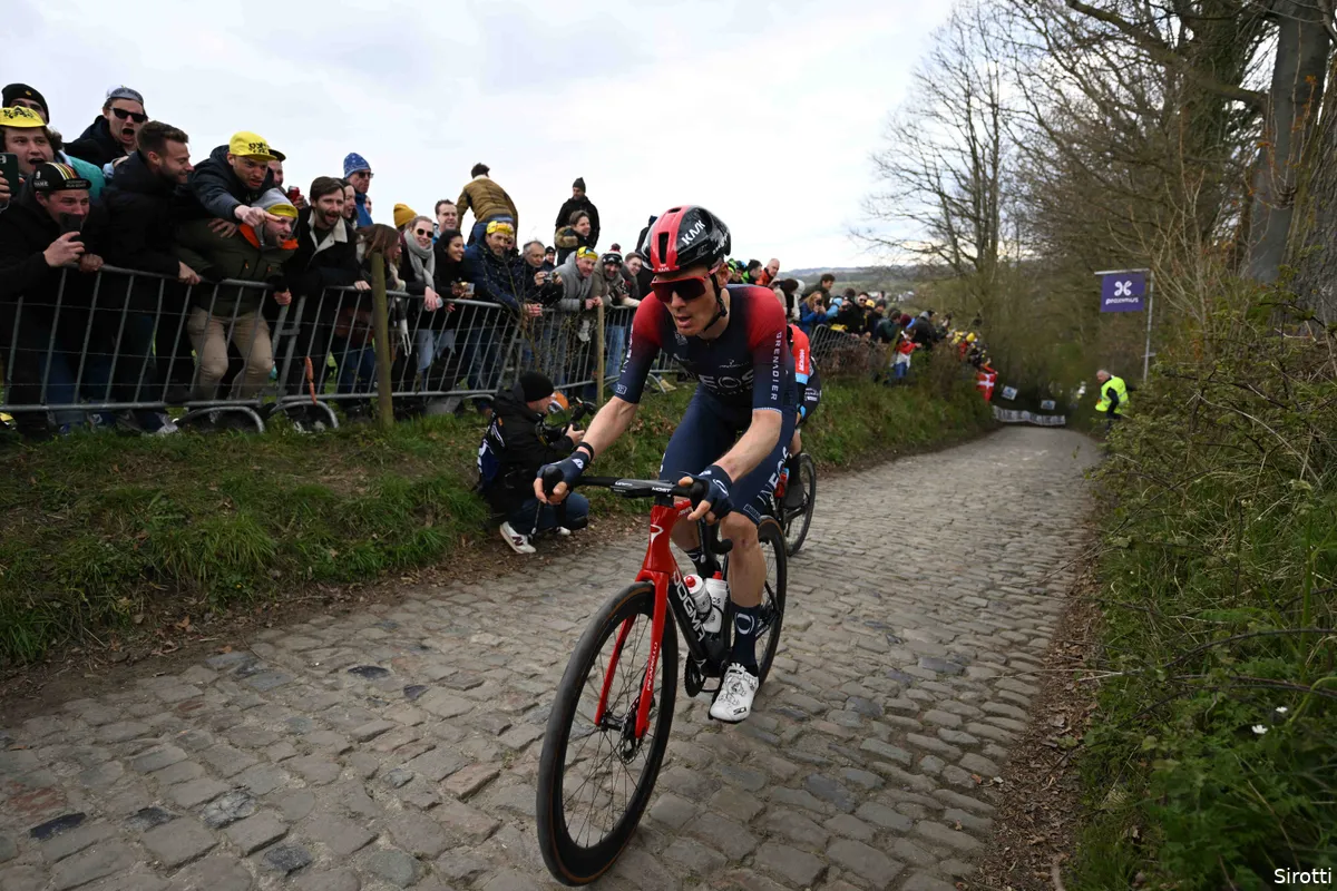 Pogacar bood Van Baarle snel excuses aan na Ronde van Vlaanderen: 'Hij was gefrustreerd'