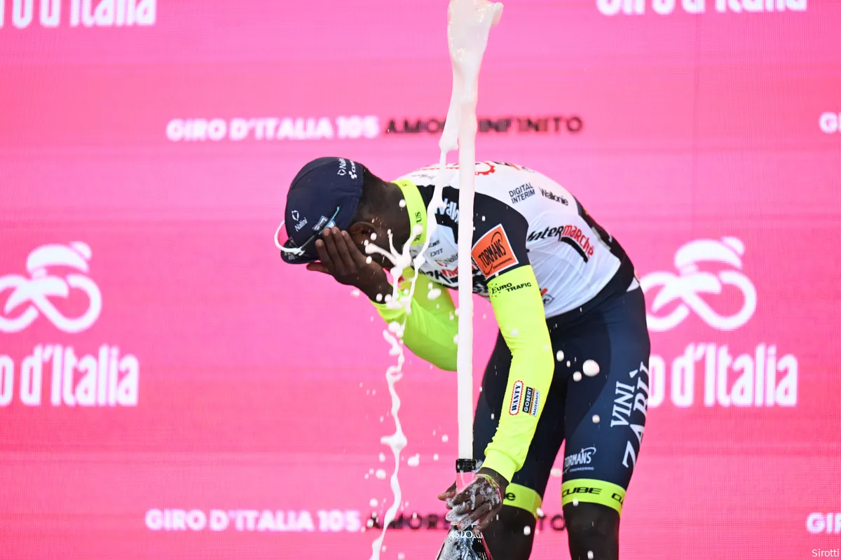 Update III | Girmay definitief niet verder in de Giro: 'Zal mijn oog wat rust moeten geven'