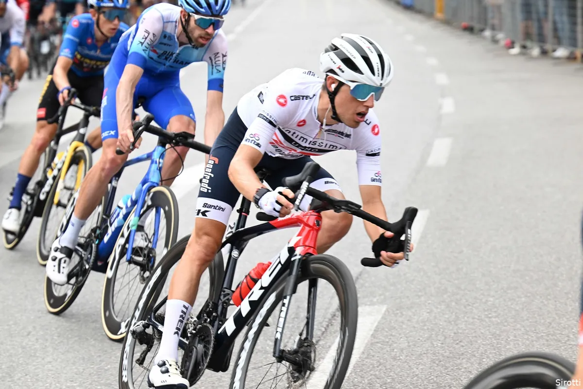 Ploegleider Trek-Segafredo boos om tijdverlies López: 'Het was een beginnersfout'