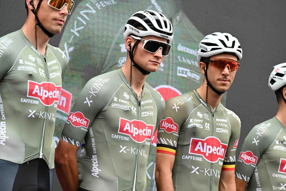 Van der Poel krijgt bijval van ploeggenoot Oldani: 'Renners rijden om hem te laten verliezen'