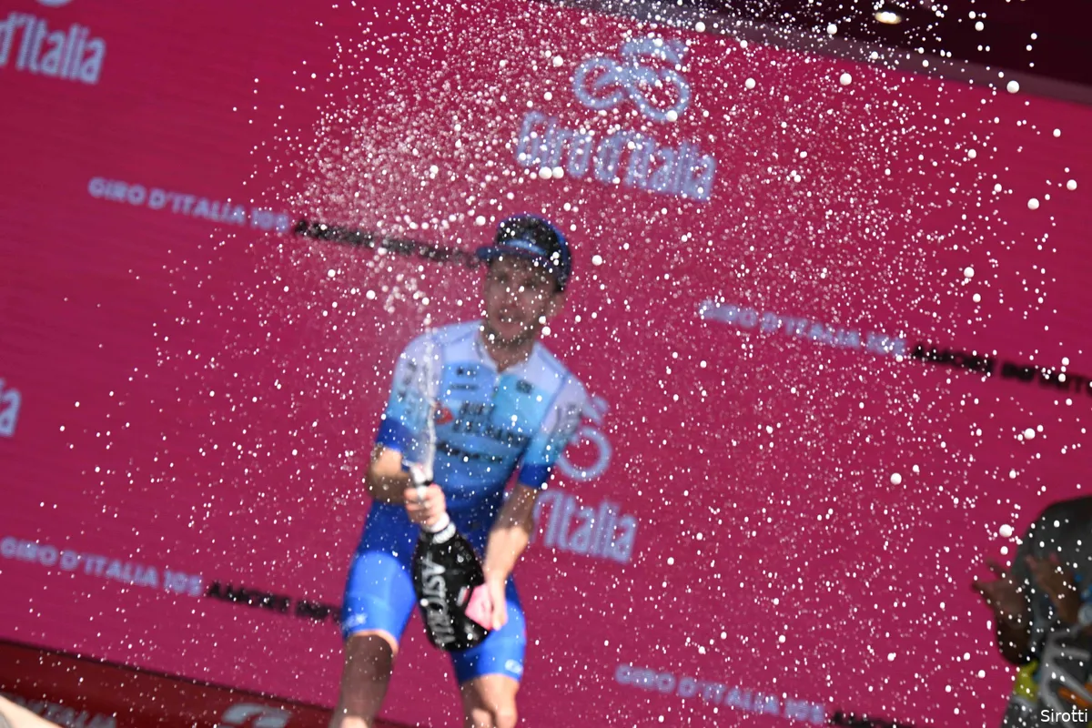 Yates amper blij met ritzege in Giro: 'Ik had er al vijf, ik kwam hier om de Giro te winnen'