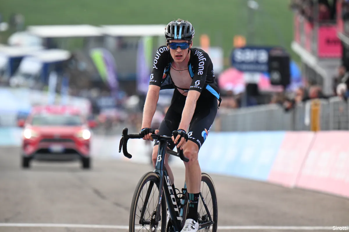 Arensman en DSM gaan voor ritzeges na opgave Bardet: 'Klassement? Ik kijk dit weekend aan'