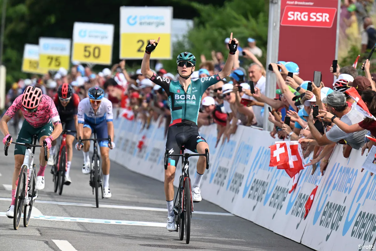 Vlasov wint na zinderende finale, Evenepoel verliest tijd in Ronde van Zwitserland