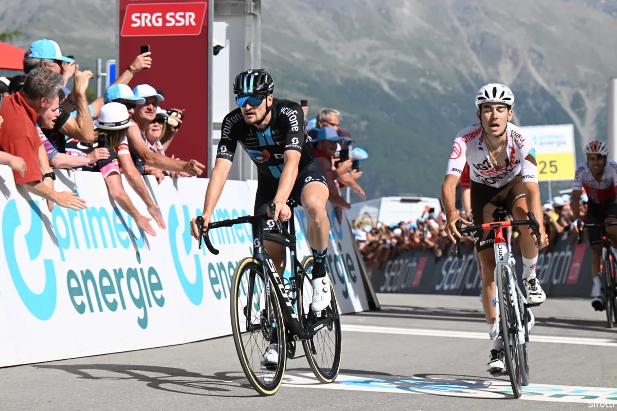 Denz (DSM) frustreert Masnada en wint van Champoussin in Zwitserland, Fuglsang blijft leider