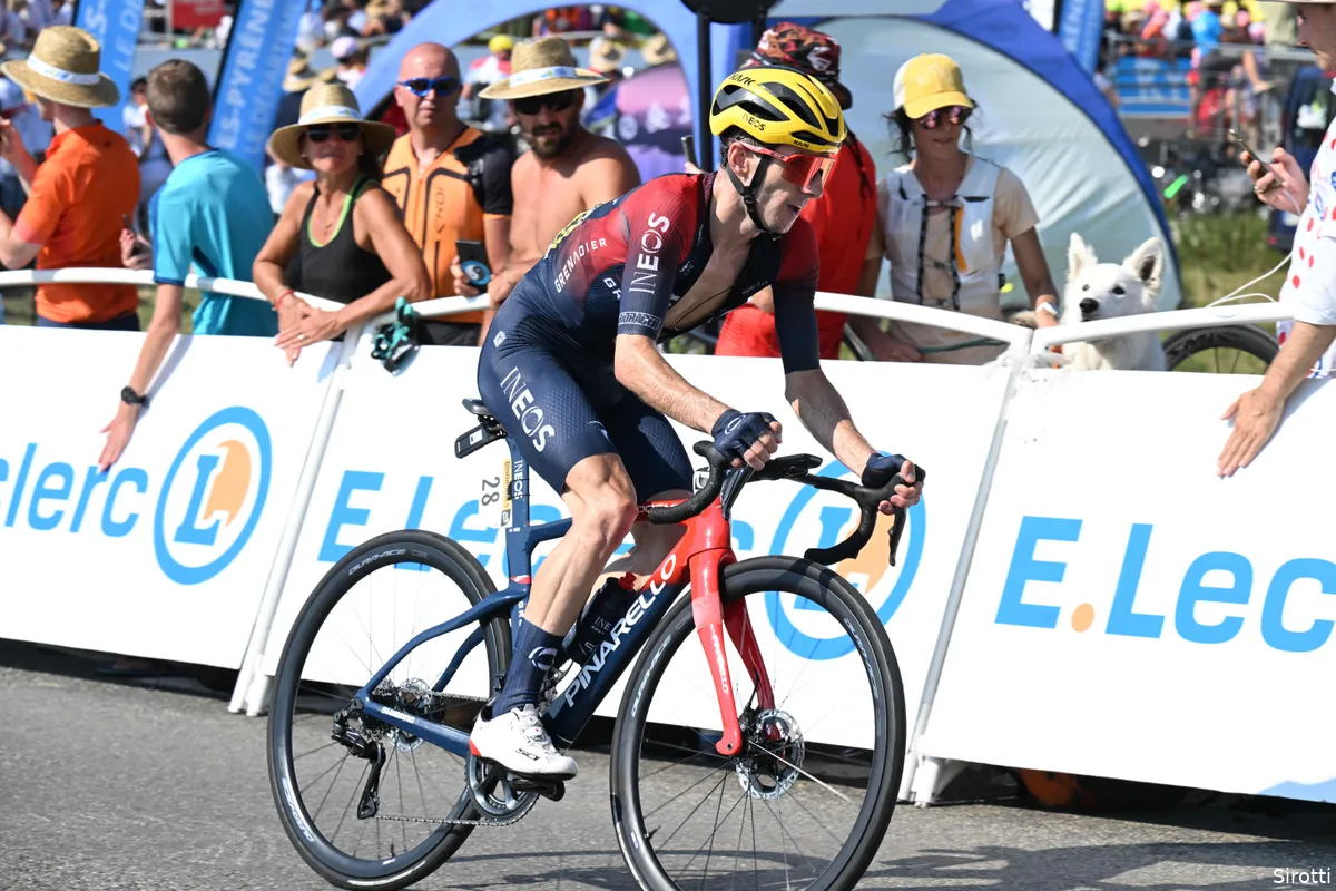 Adam Yates zakt in de pikorde als hij bij INEOS blijft: 'Bouwen verder met jonge groep'
