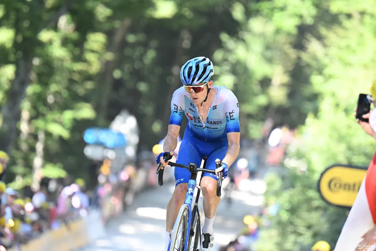 Durbridge stellig na tweehonderd kilometer kopwerk: 'Belachelijk, dit is het moderne wielrennen'