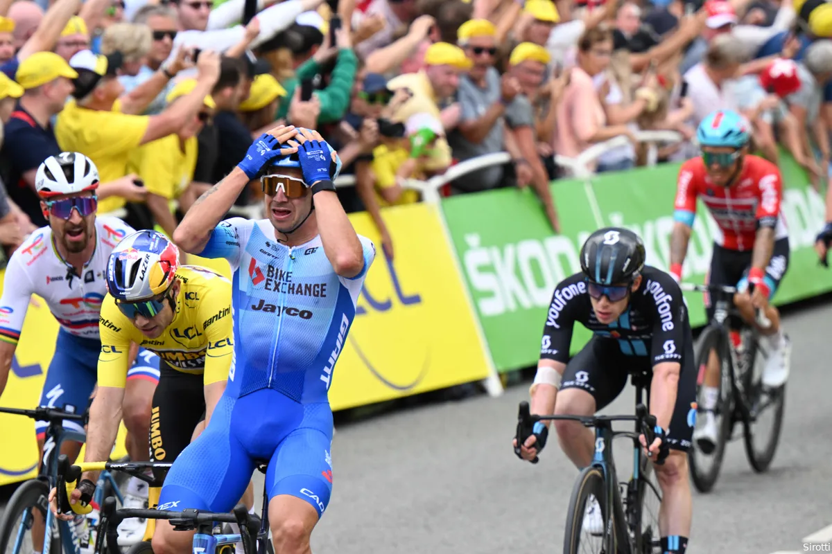 Groenewegen snelt naar etappezege in derde etappe Tour, Van Aert opnieuw tweede