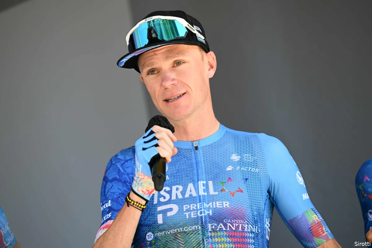 Froome pleit voor wielerkoersen zonder oortjes: 'Ik denk dat het veiliger is'