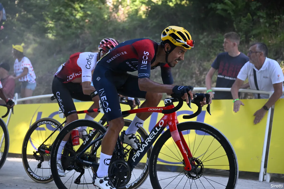 Martínez (INEOS Grenadiers) weggevaagd uit klassement na slechte nacht op slecht moment