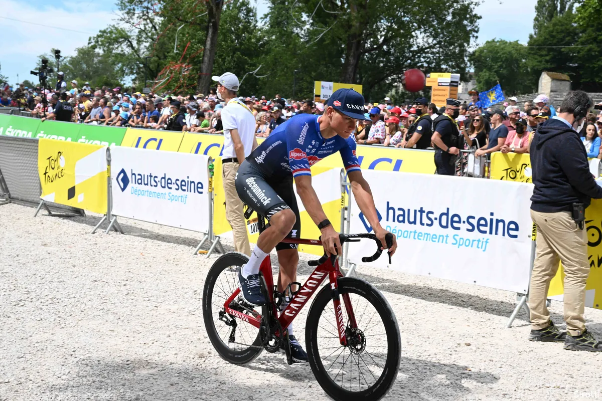 Mathieu van der Poel klopt broer David en Bart Lemmen in Stadsprijs Geraardsbergen