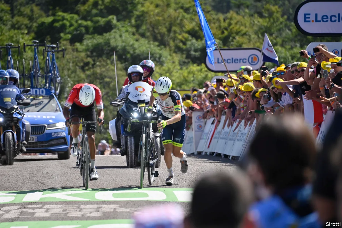 🎥 Opmerkelijke beelden: Meintjes rennend over de finish na mechanisch probleem