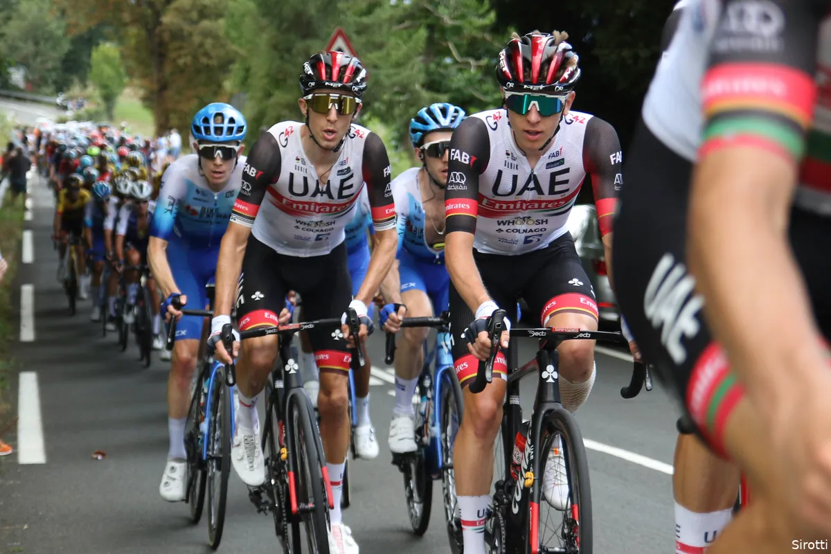 Pogacar terug in koers in Bretagne Classic: 'Wat ik verwacht? Dat ik veel pijn ga hebben'