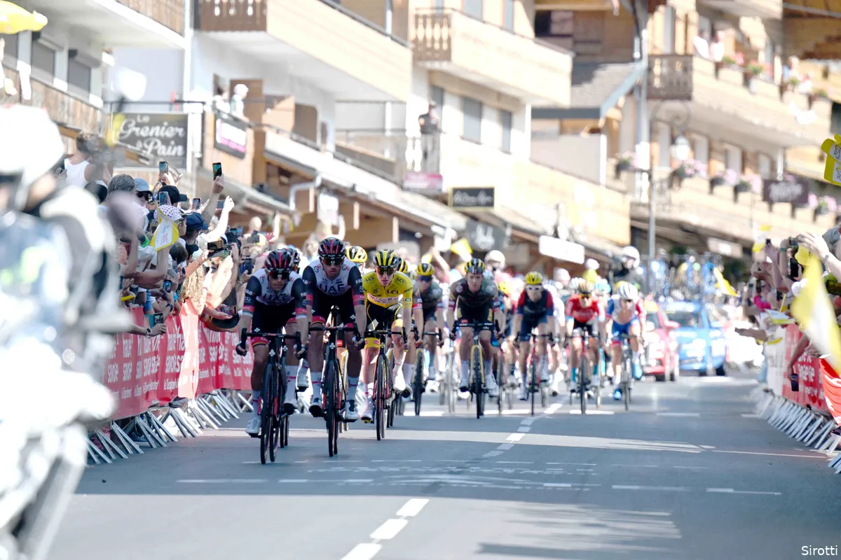 Pogacar roemt 'hele sterke ploeg' na negende Touretappe: 'Bewijst dat we kunnen controleren'