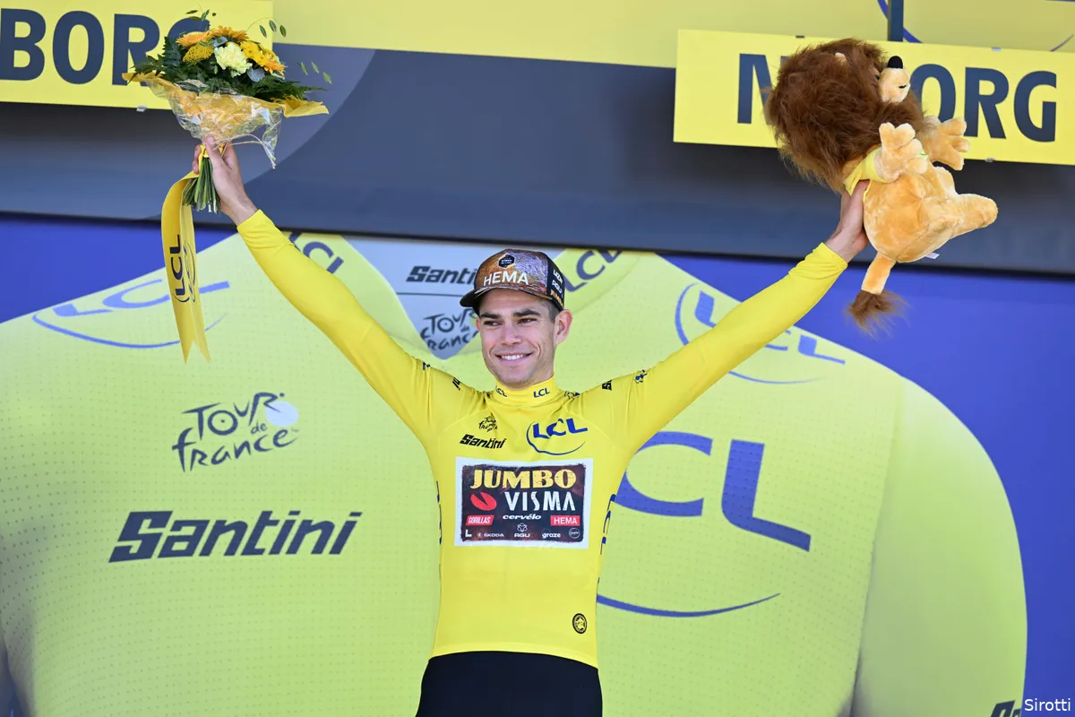 Van Aert niet direct 'euforisch' met gele trui: 'Besef kwam pas vrij laat'