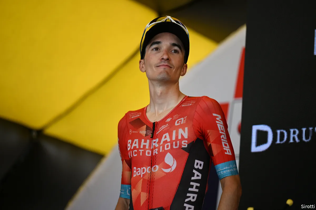 Bilbao boos op zichzelf na mislopen eindpodium UAE Tour: 'Ik denk dat ik een grote fout heb gemaakt'