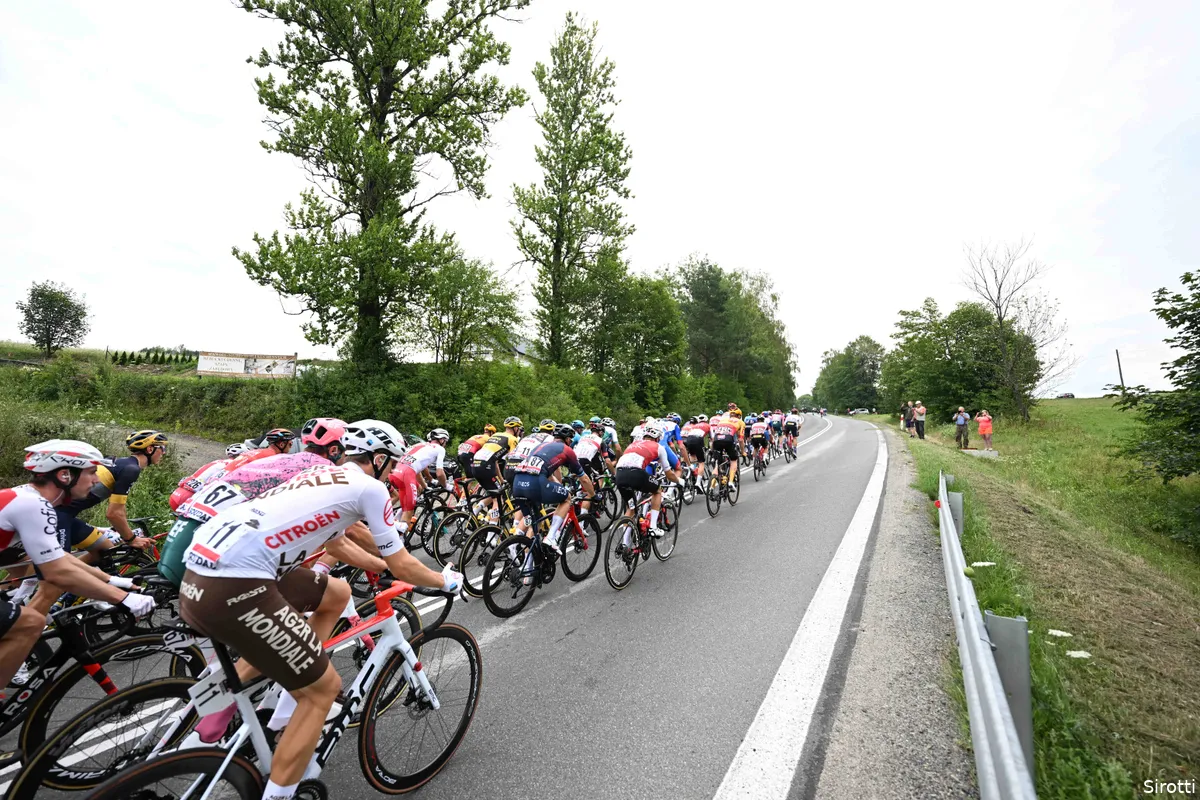Bonneu pakt eerste profzege in Sazka Tour: 'Misschien kan ik zondag nog eens voor de zege gaan'