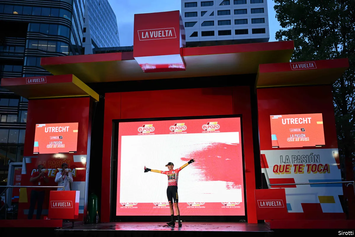 Interview | Jumbo-Visma bedankt 'old dog' Gesink met rode trui: 'Hij wordt soms beetje vergeten'