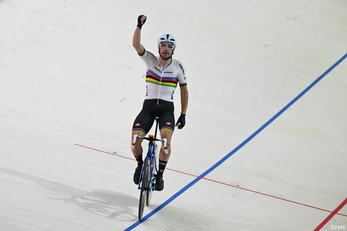 Viviani rijdt na EK-wegrit doodleuk naar Europese titel in de Afvalkoers