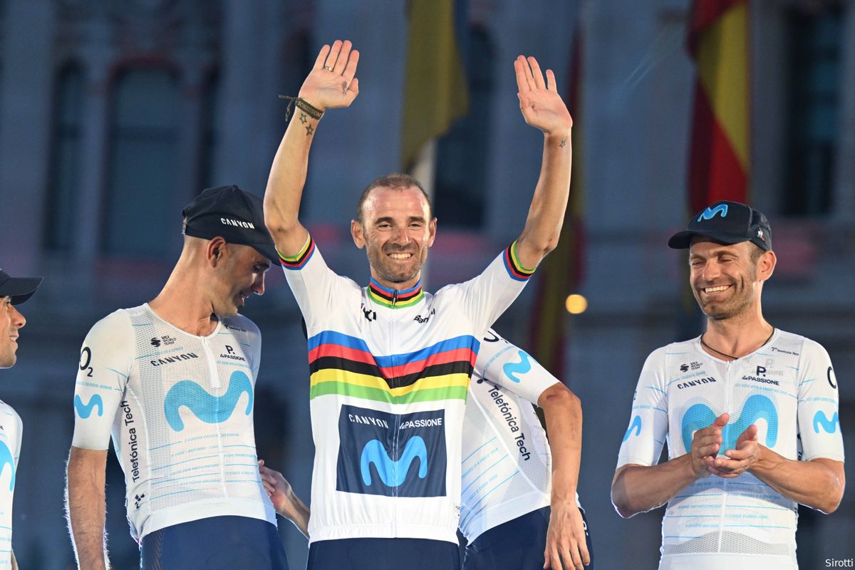 Valverde emotioneel na laatste Vuelta: 'Contador zei tegen me dat ik van deze dag moest genieten'