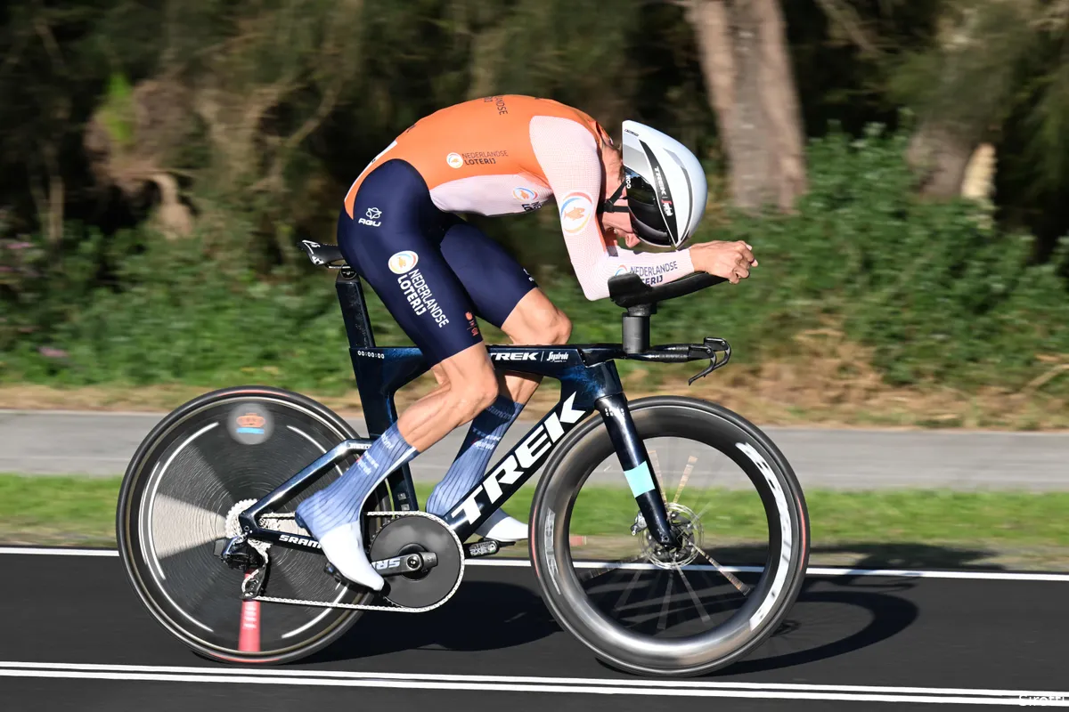 Mollema baalt van opstapeling aan pech voor Nederlandse Mixed Relay: 'Slechter kon niet'