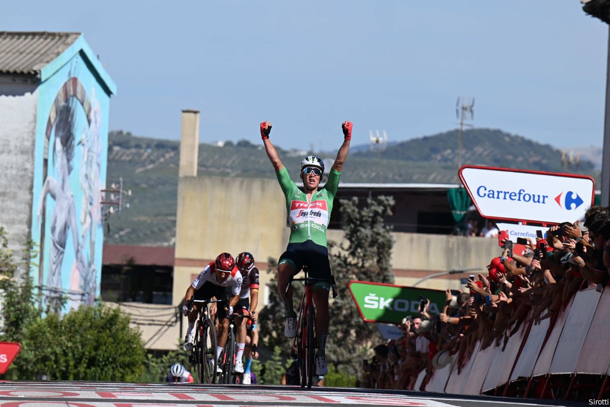 Pedersen spurt met lange halen op imposante manier naar ritzege in Vuelta; Van Poppel vijfde