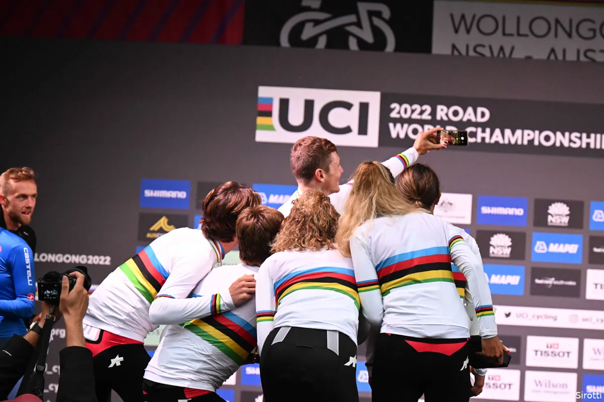 Zwitserland pakt goud op rampdag Nederland in Mixed Relay, Italië en Australië op het podium