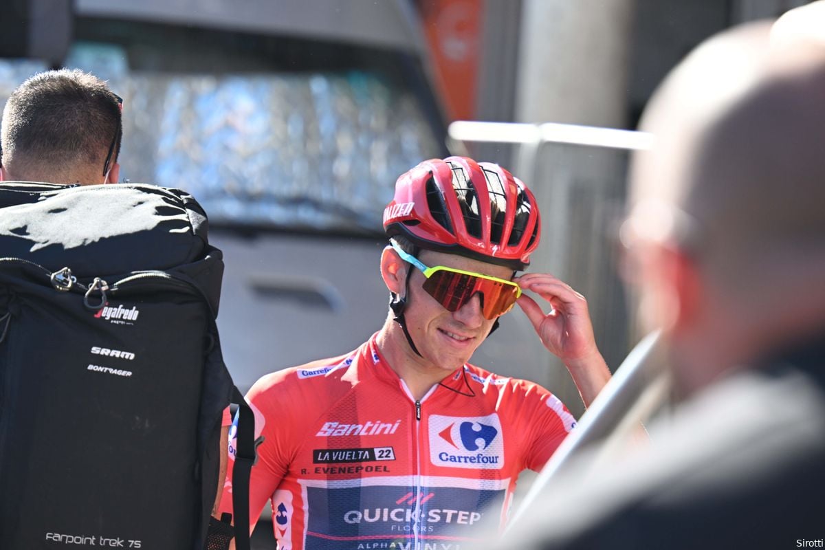 Remco Evenepoel wint Vuelta a España na laatste bergrit zonder zorgen, Carapaz voltooit hattrick