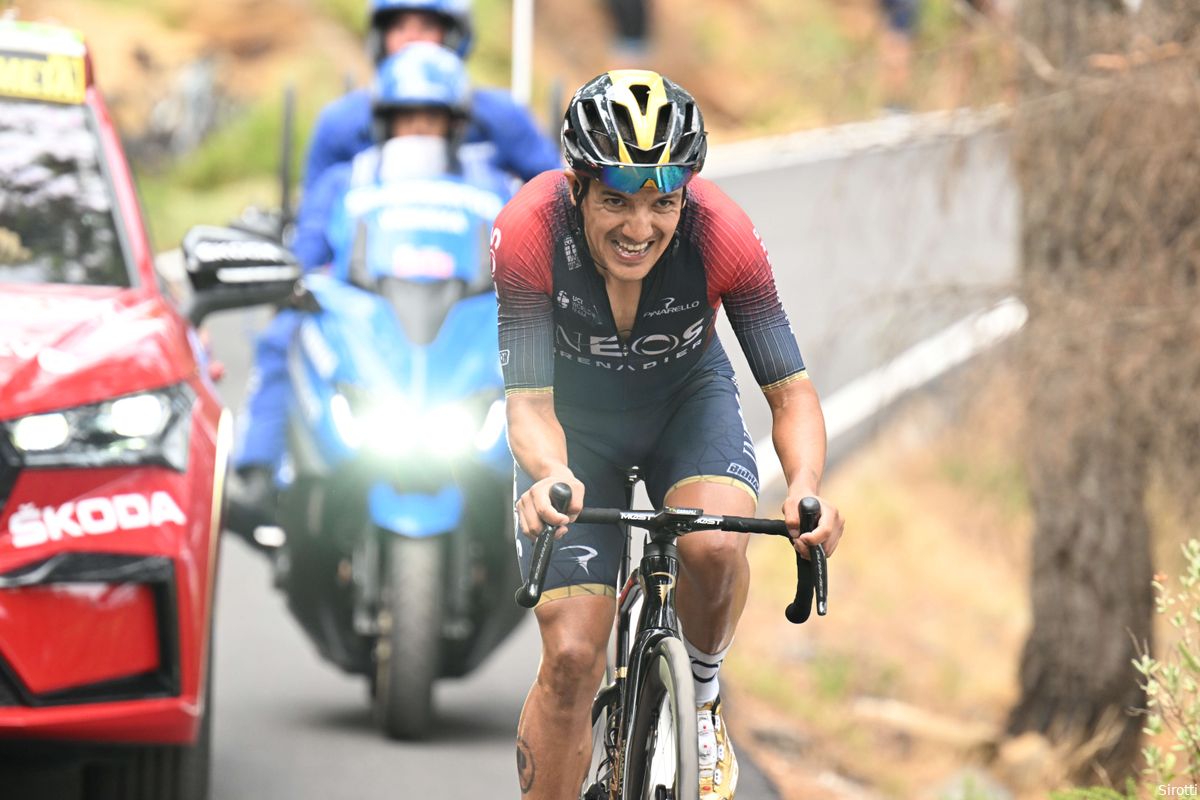 Carapaz wint eerste Vuelta-etappe: 'Ik wachtte op het juiste moment'