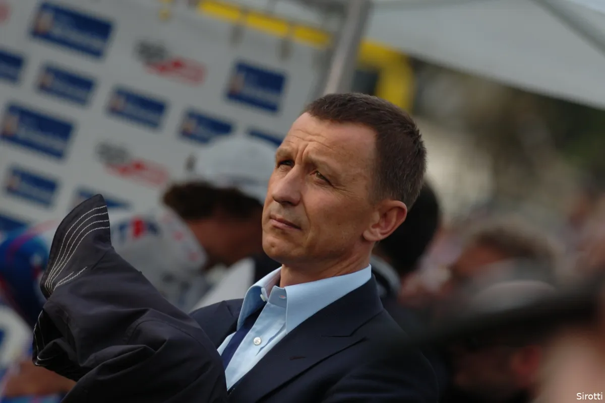 Andrei Tchmil wil Lotto redden en doet open sollicitatie: 'Lelangue laat ploeg in puin achter'