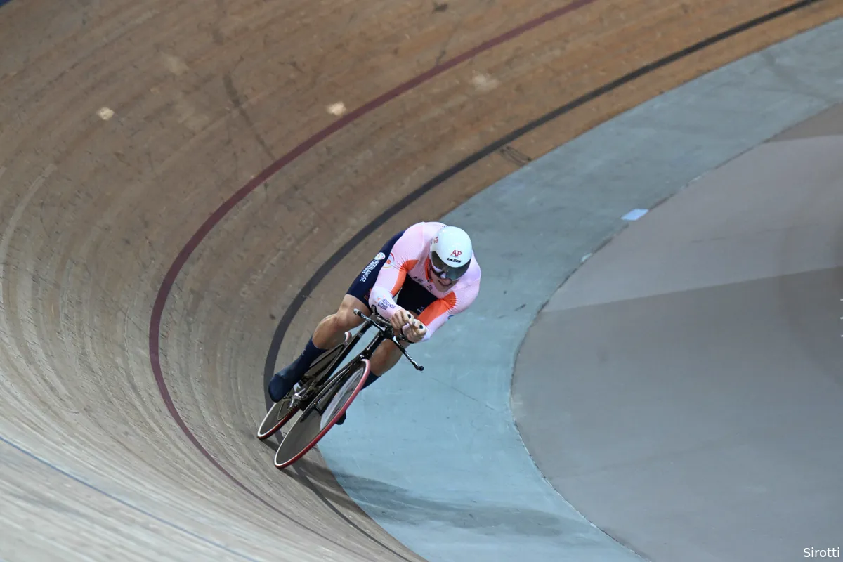 Na twee keer zilver nu goud: Hoogland vernedert concurrentie met anderhalve seconde in Tijdrit