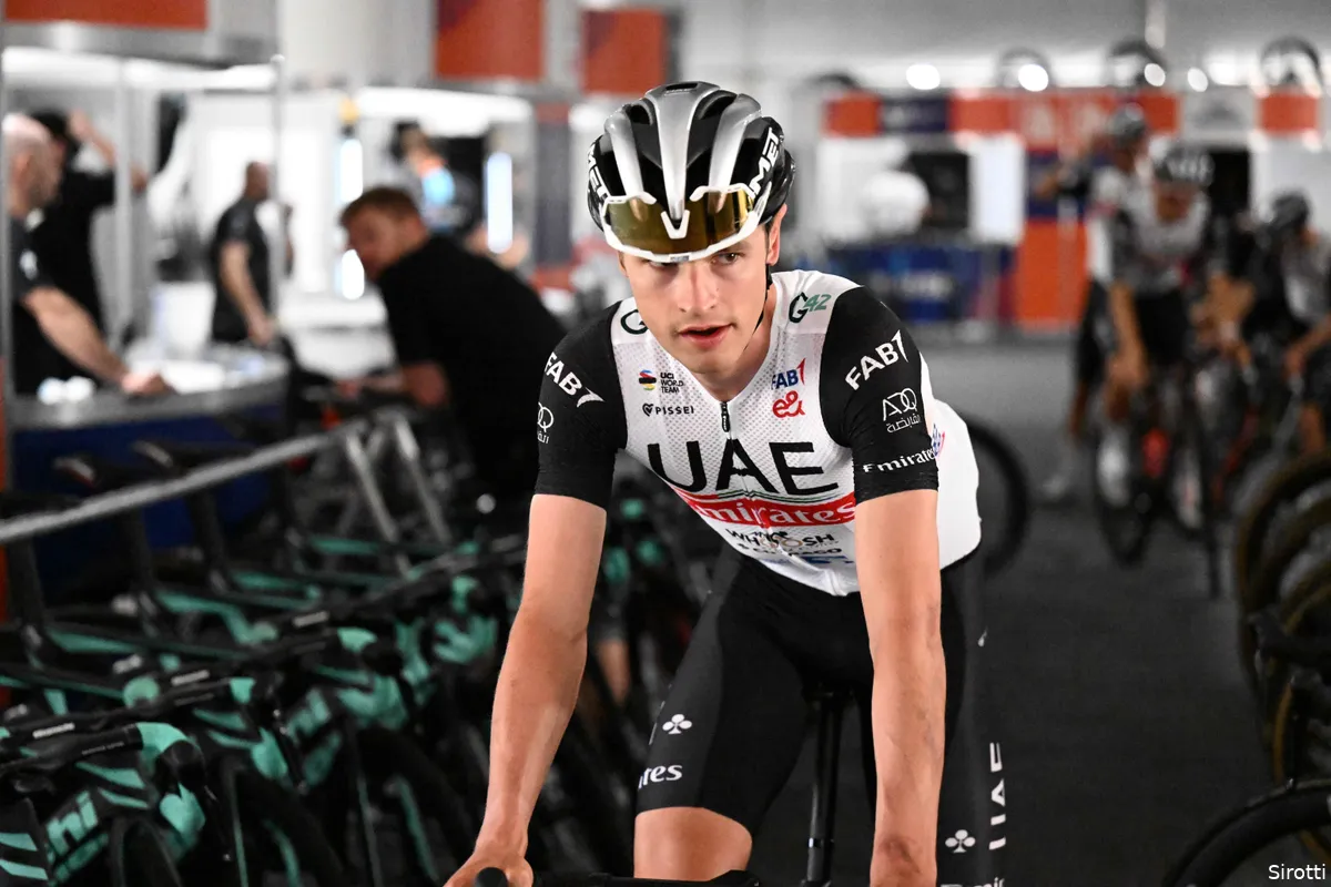 UAE Tour gaat verder zonder Jay Vine: Aussie kampt met knieblessure