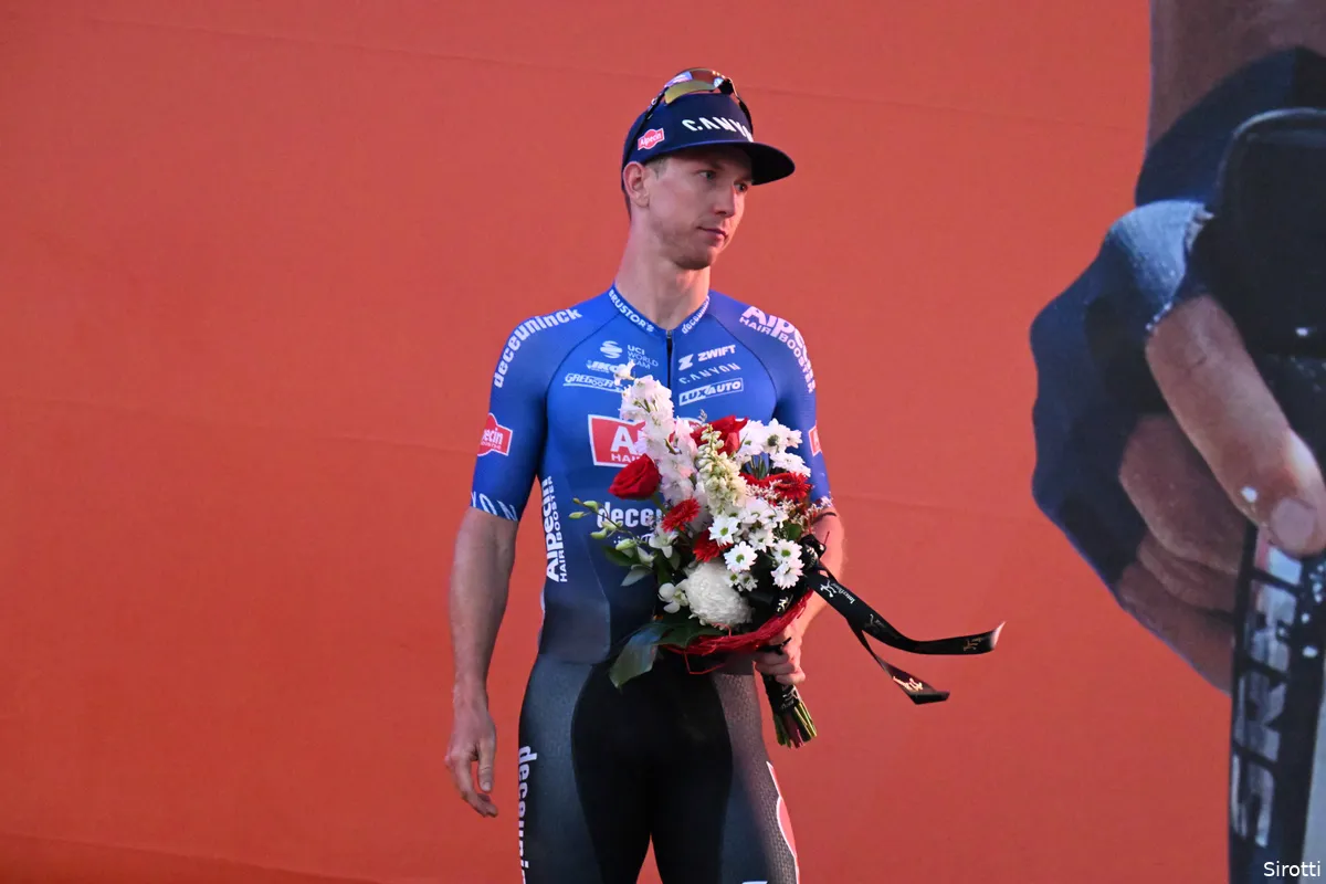 Weer champagne voor Alpecin-Deceuninck: Groves wint massasprint Ronde van Catalonië, Schelling vierde