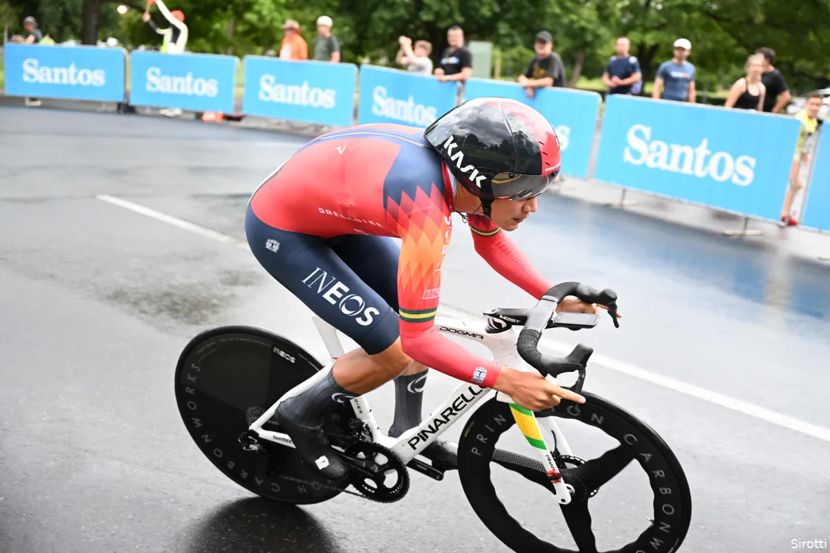 Uitgesproken leider Plapp na ploegentijdrit UAE Tour: 'Mensen beseffen niet hoe leuk het is'