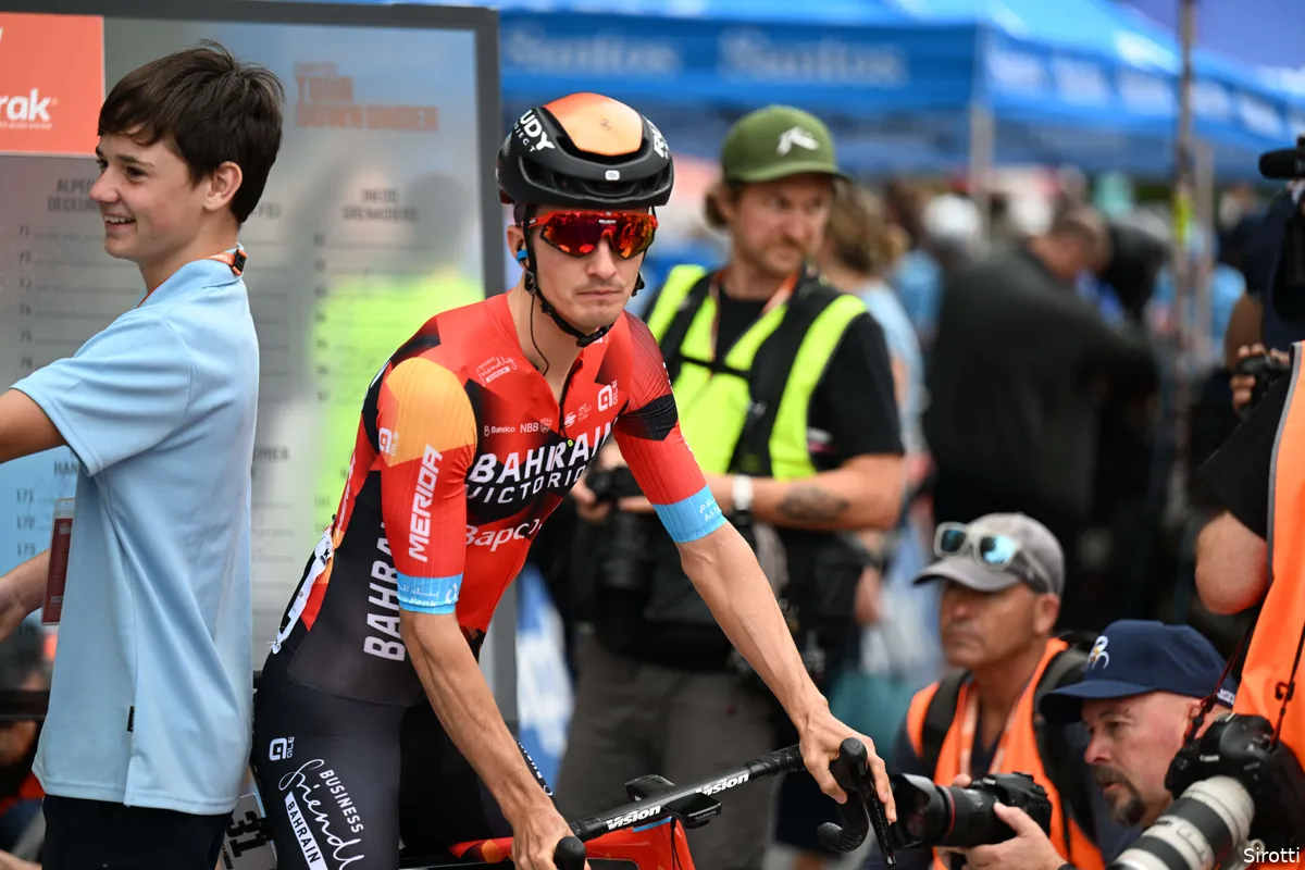 Dennis verliest TDU-leiderstrui aan ontketende Vine, die Bilbao naar ritzege loodst