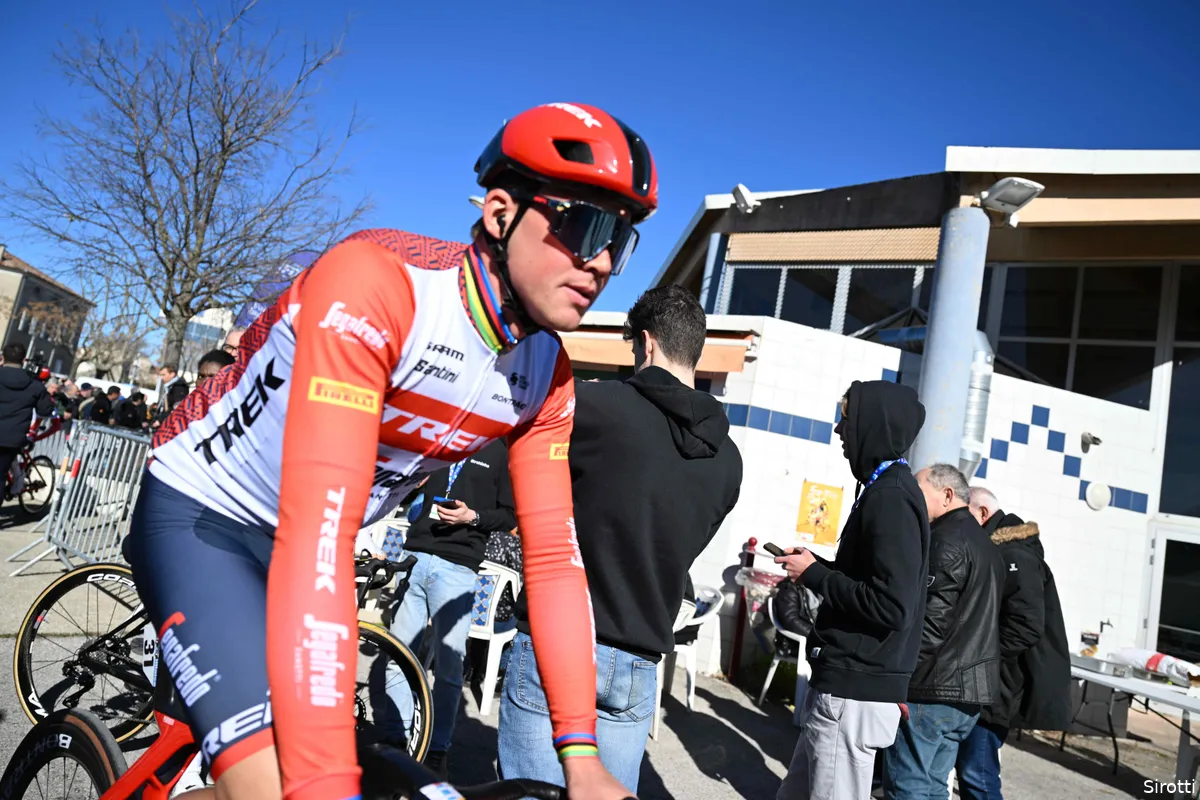 Pedersen komt als winnaar uit de bus na hectische spurt: 'Het was close, maar net genoeg'