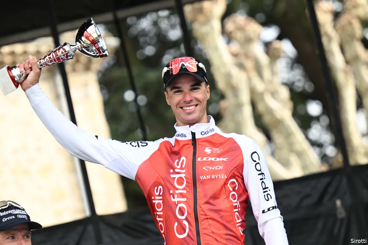 Perez speelt onenigheid achtervolgers uit in Drôme Classic: 'Een voordeel dat ik alleen was'