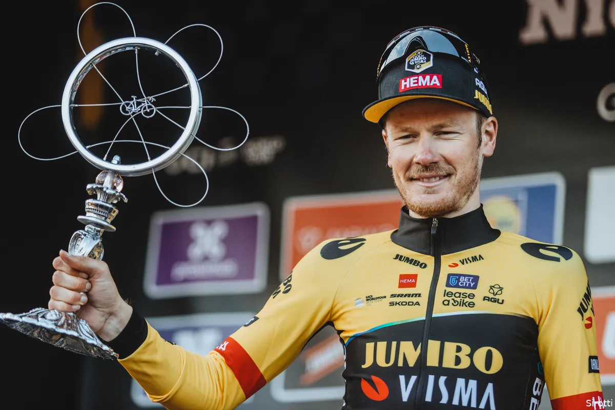 Interview | Dylan van Baarle bekeek Milaan-Sanremo en Ajax-Feyenoord vanaf de bank: 'Indrukwekkende Van der Poel'