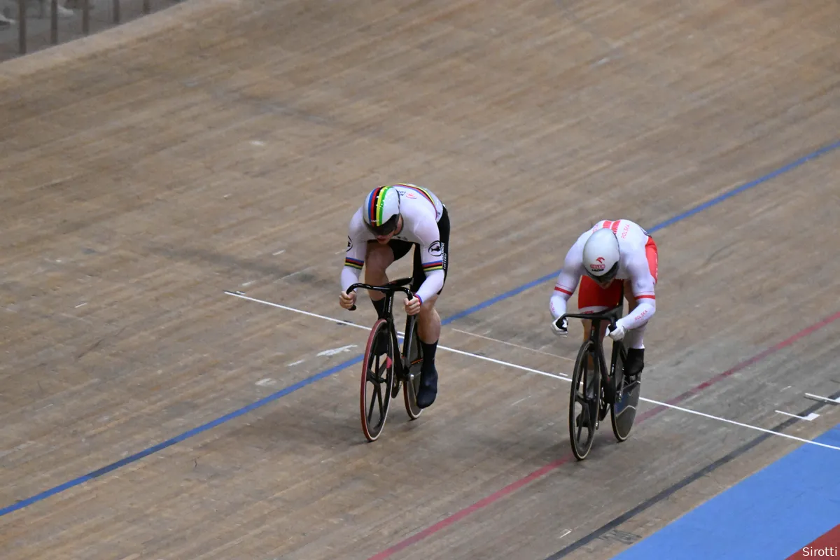 Lavreysen pakt nu ook Europese titel op de Sprint: 'Heb laten zien dat ik de snelste was'