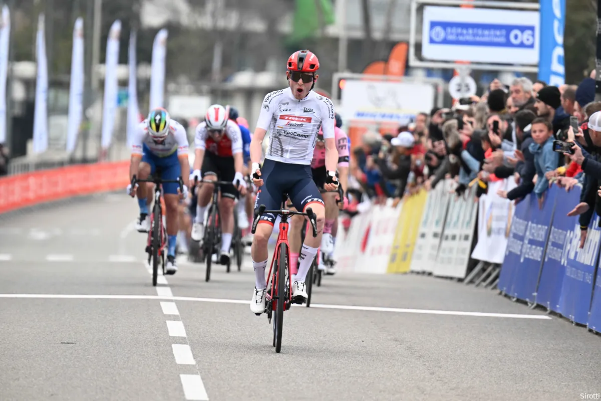 Skjelmose spurt met machtige halen naar winst in tweede etappe Tour du Var