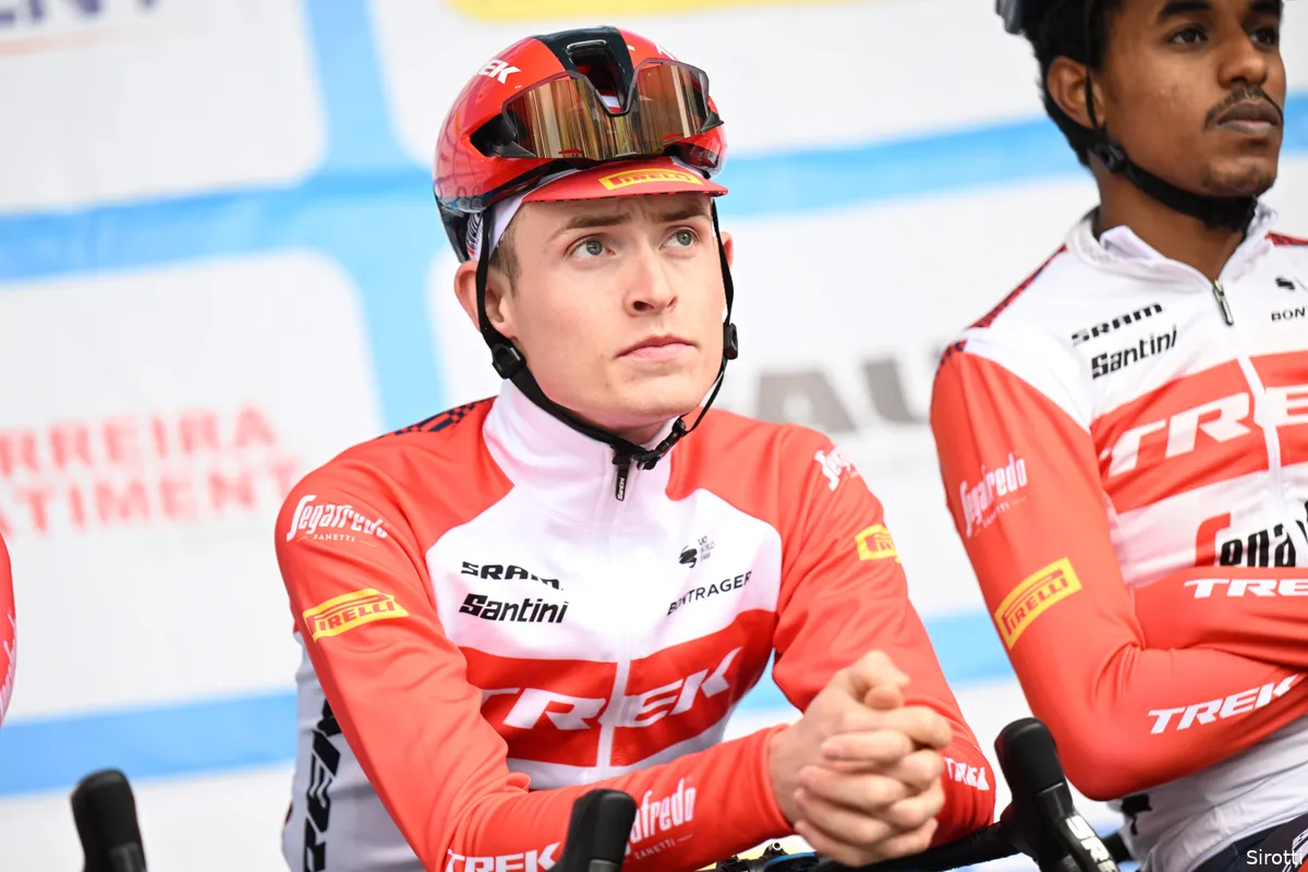 Evenepoel komt zichzelf tegen in bergop aankomst Zwitserland, machtige Skjelmose wint én pakt geel