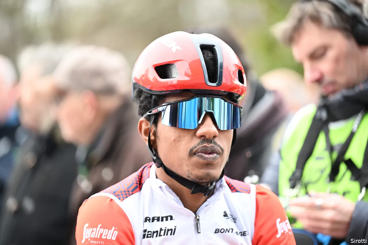 Tesfazion sprint in de schaduw van Alaphilippe naar derde plaats: 'Als ik me goed voel, doe ik overal mee'