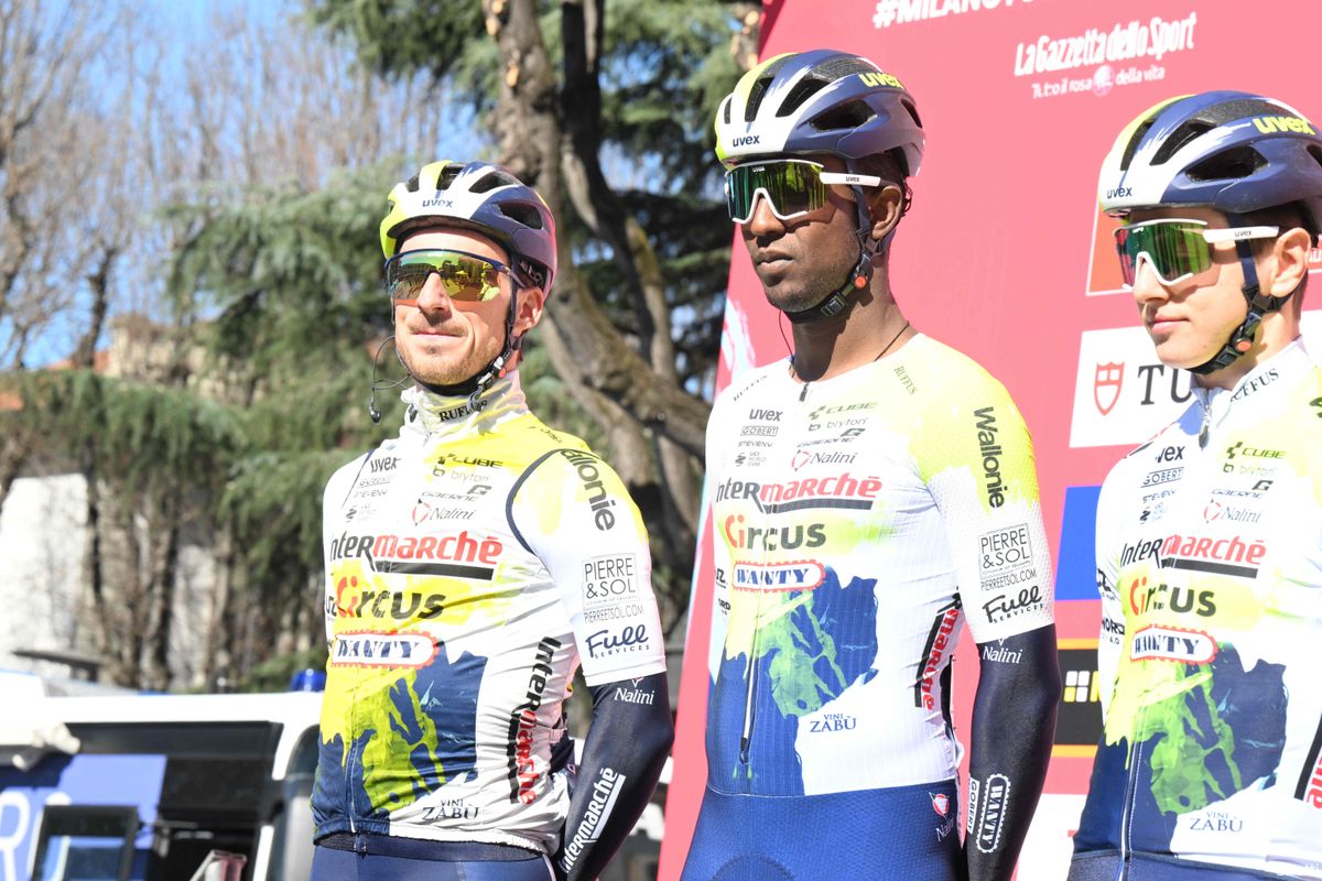 Deelnemers Ronde van Zwitserland 2023 | Diverse ploegen renners stappen niet meer op, veel Zwitsers geven op