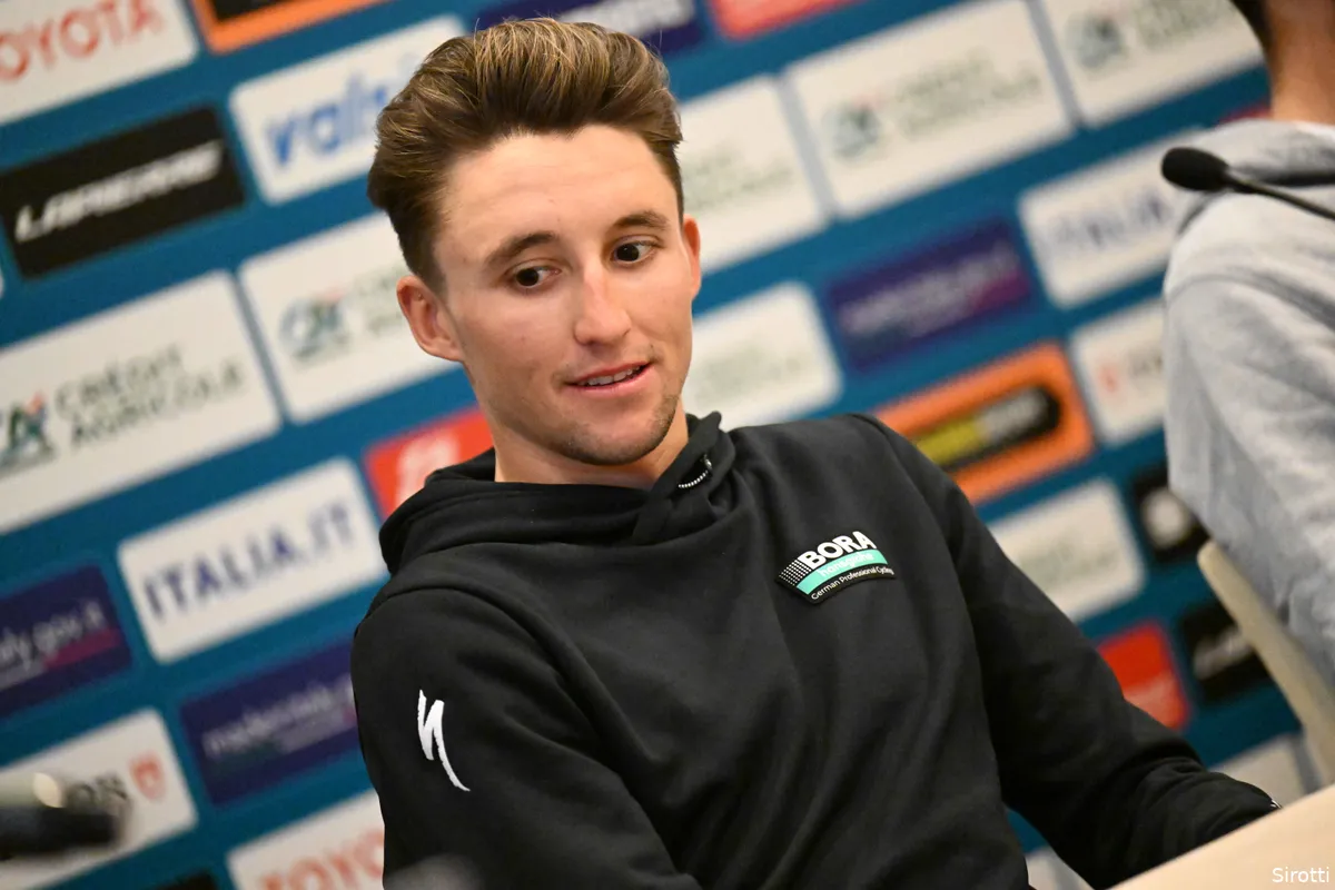 Hindley wil er vanaf dag één staan in Tour de France: 'Wordt klassementsgevecht vanaf het begin'