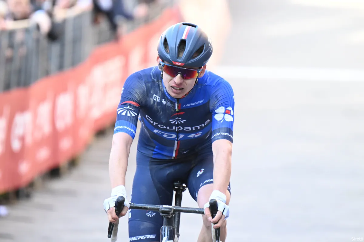 Supertalent Gregoire laat iedereen zijn hielen zien in tweede rit Vierdaagse van Duinkerke