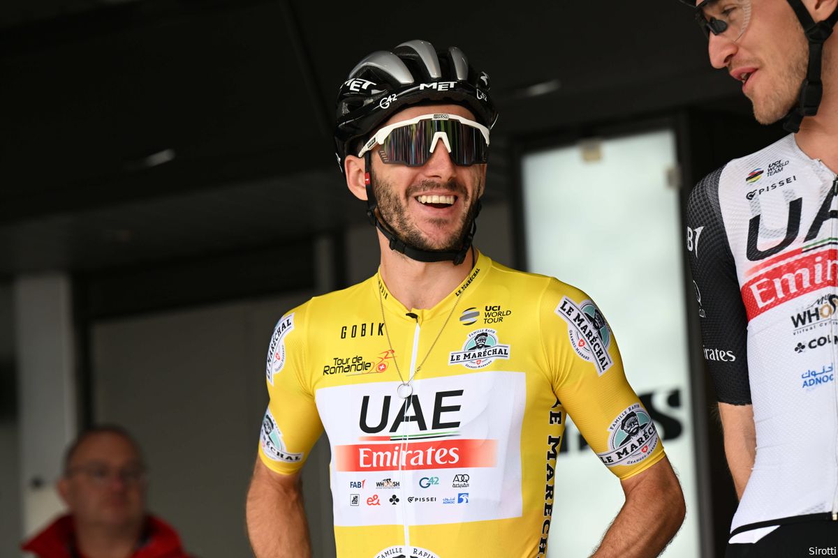 Adam Yates gaat Vingegaard te lijf in Critérium du Dauphiné met Majka en Großschartner aan z'n zijde