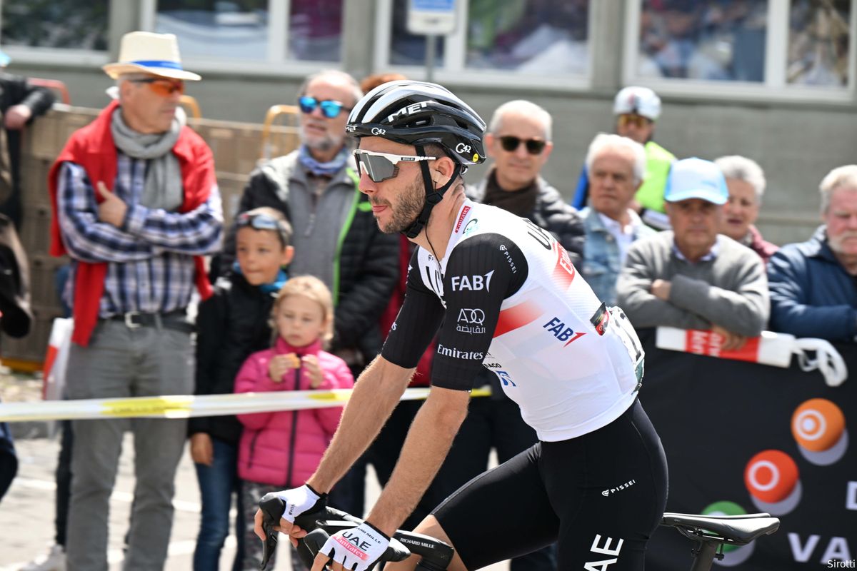 Adam Yates kent met Dauphiné laatste test richting Tour de France: 'Mik op klassement en ritzege'