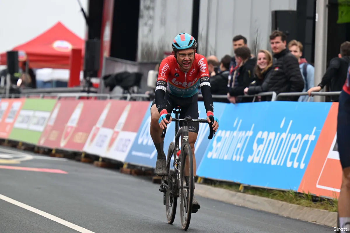 Kron staat na ritzege in Vuelta stil bij De Decker: 'Ik had hem graag leren kennen'