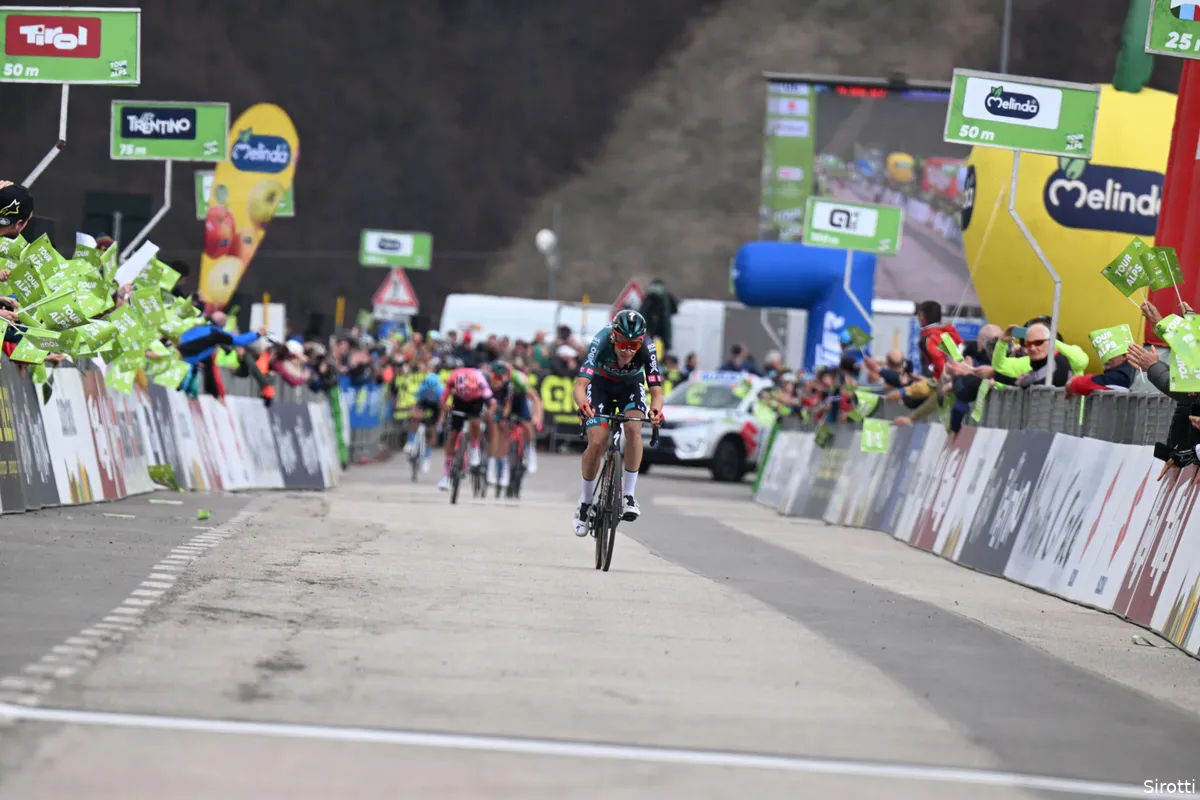 BORA-hansgrohe dan toch op punt voor Giro: Kämna wint koninginnenrit, Vlasov wordt tweede