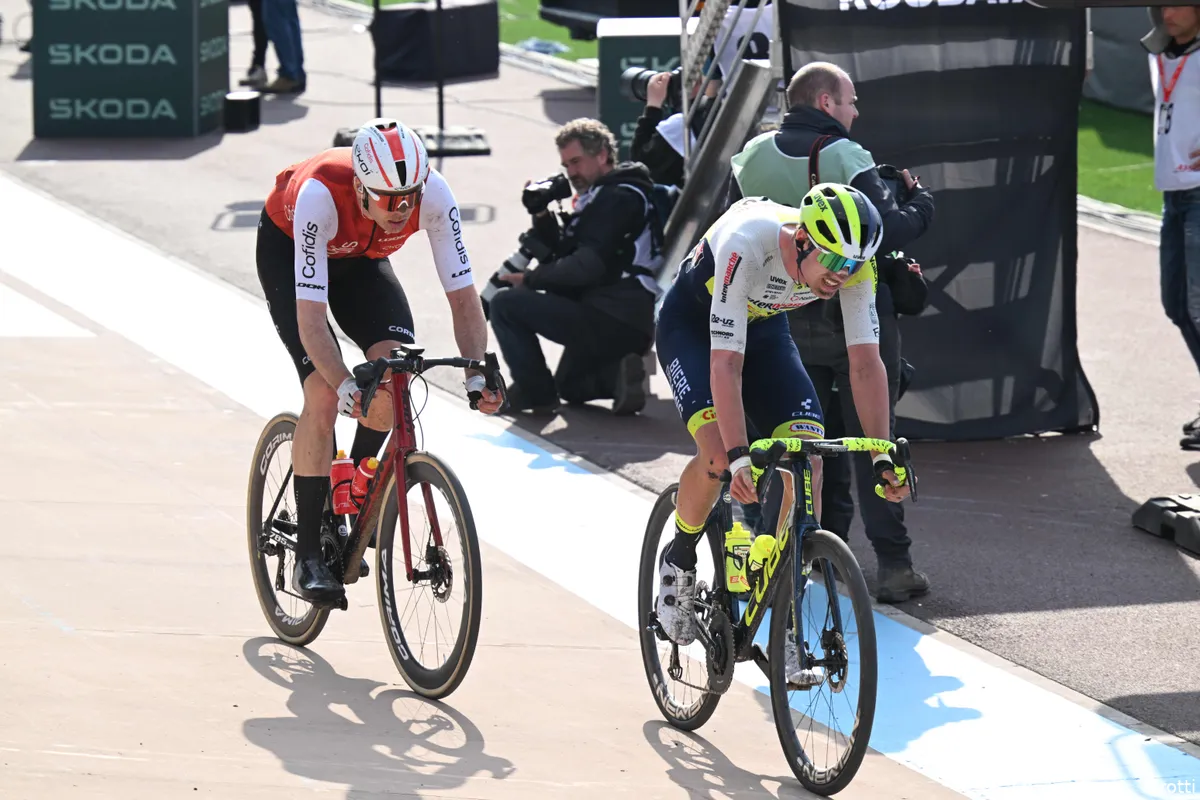 Laurenz Rex knokt zich naar vierde plaats: 'Mijn benen stonden in brand'