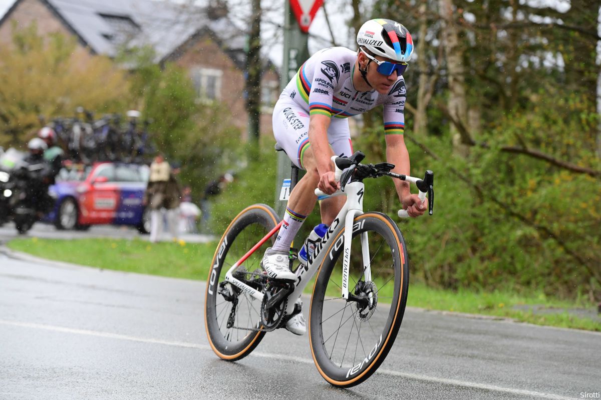 Contador ziet zwakke plek bij Evenepoel: 'Hij kent zijn lichaam nog niet goed genoeg'